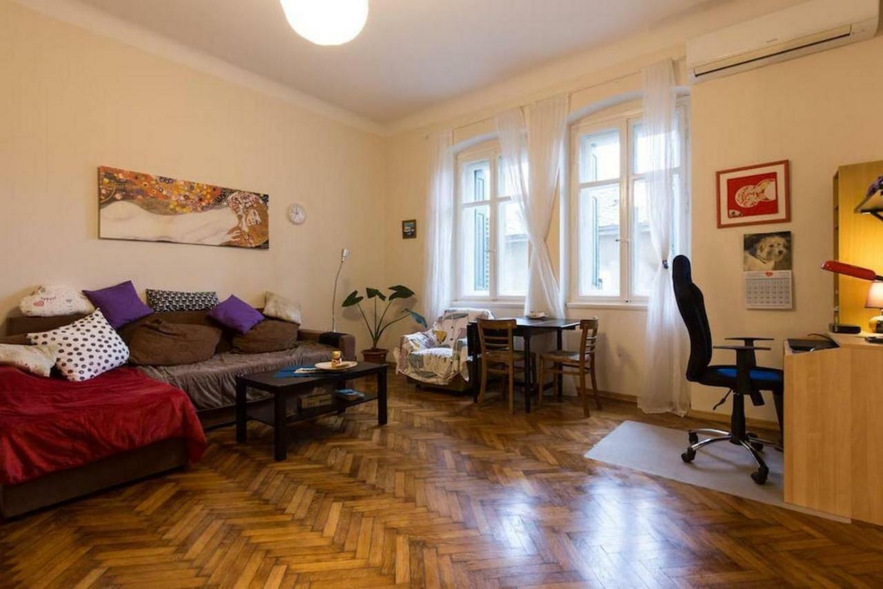 Central, Fully Equipped 2 Bedroom Flat Rijeka Bagian luar foto